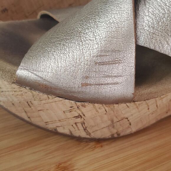 Clarks Annadel Eirwyn Metallic Gold Leather Cork Wedge Platform Sandal Size 10 - Picture 9 of 12